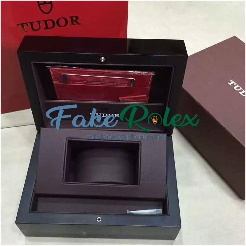 Replica Tudor Box Set